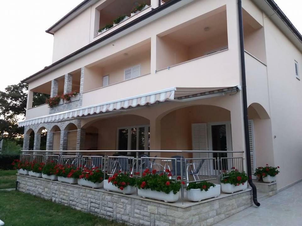 Pansion Oliva Otel Krnica Dış mekan fotoğraf
